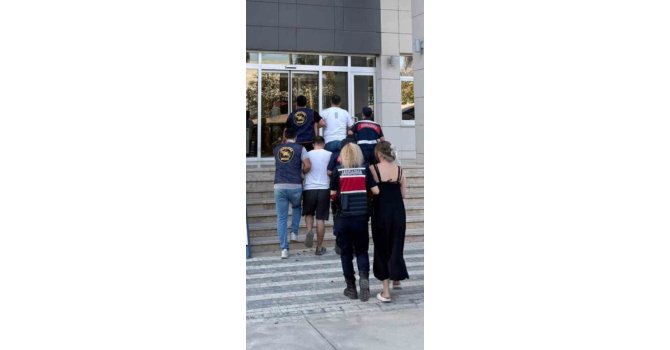 Gazipaşa’da jandarmadan kaçan 3 şüpheli yakalandı