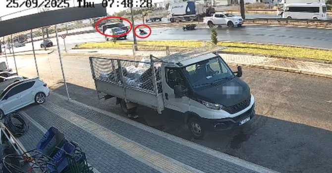 Kaza yapan motosikletlinin araç altında kalmaktan son anda kurtuluşu kamerada