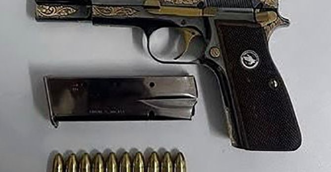 Isparta’da ruhsatsız tabanca ve uyuşturucu ele geçirildi