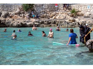 Emekli Evi üyeleri Yapraklı Koy’da denizin keyfini çıkardı