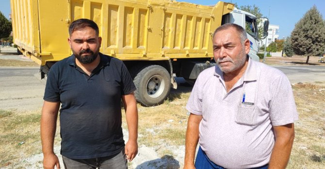 Baba ve oğlu 467 bin liralık karşılıksız çekle dolandırıldıklarını iddia etti