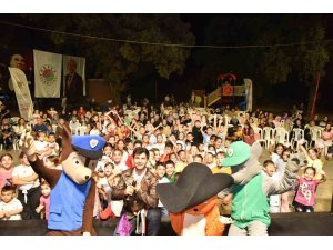 Kepez’de çocuklar ’Sahne Kepez’ ile coştu