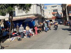 Mersin’de izinsiz kurulan pazar kaldırıldı