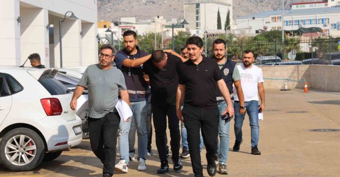 Oto galeriyi tarayan şüpheliler adliyeye sevk edildi