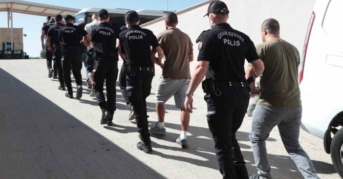 Antalya’da aranan 186 şahıs yakalandı