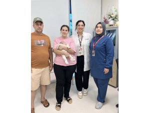 Riskli gebeliği bulunan anne sağlıklı şekilde bebeğini dünyaya getirdi