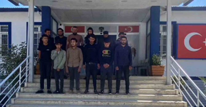 12 göçmeni 27 bin TL’ye taşırken yakalanan insan taciri tutuklandı