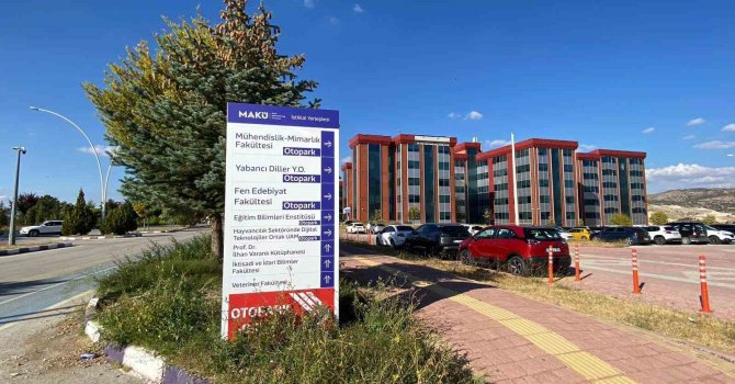 Öğrencisine taciz iddiasıyla hakkında soruşturma açılan öğretim görevlisi görevinden uzaklaştırıldı