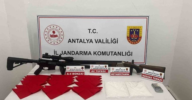 Antalya’da 200 bin kullanımlık uyuşturucu madde ele geçirildi