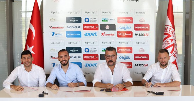 Antalyaspor'da 3 imza birden