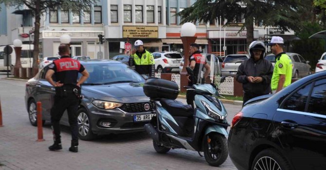 Yalvaç’ta huzur ve güven denetiminde çok sayıda araca ceza kesildi