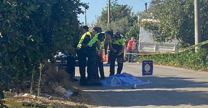 Kamyonun altında kalan genç sürücü hayatını kaybetti