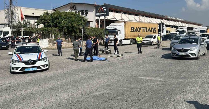 Tırla çarpışan motosikletin kadın sürücüsü kazada öldü
