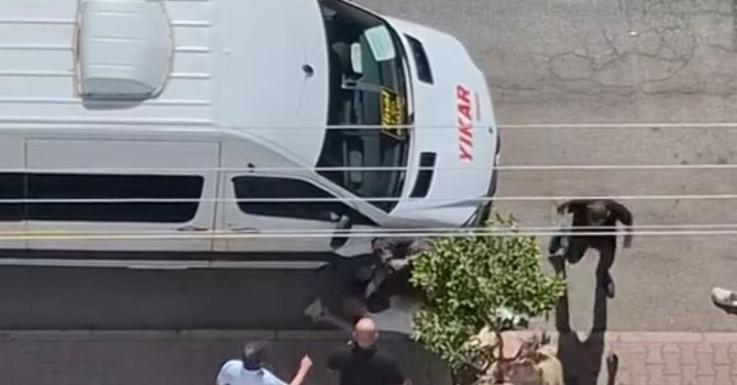 Adana’da bıçaklama anı saniye saniye görüntülendi