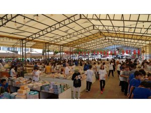 Alanya Kitap Fuarı’na öğrencilerden yoğun ilgi