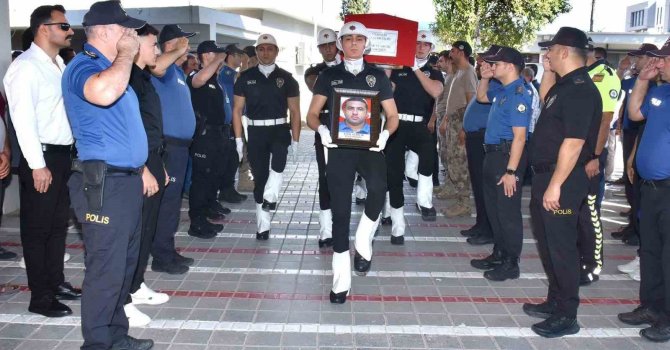 Kalp krizinden hayatını kaybeden polis memuru son yolculuğuna uğurlandı