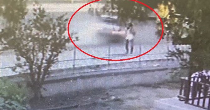 Kaza ölümle bitmişti: Otomobilin tıra çarpma anı kamerada