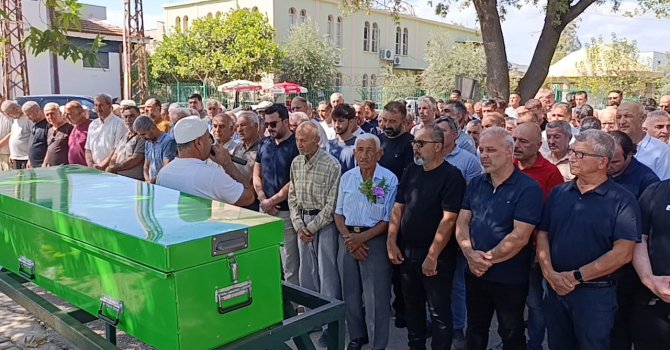 Trafik kazasında hayatını kaybeden doktor memleketi Kozan’da son yolculuğuna uğurlandı