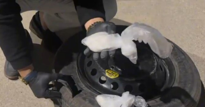 Yedek lastikten uyuşturucu çıktı: 2 tutuklama