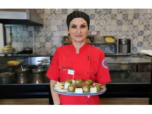 Uzak Doğu’dan gelen müşterilerinden esinlendi, ’Sushi Kadayıf’ yaptı