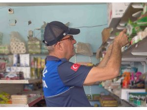 Bakkalda 2022 yılına ait gıda ürünleri bulundu