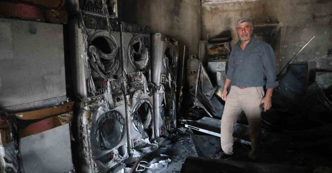 Beyaz eşya bayisinde çıkan yangında, 3 milyon TL değerindeki eşyalar küle döndü