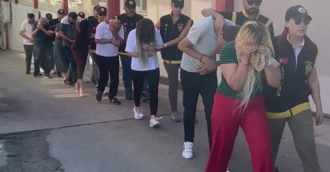 Adana’da fuhuş şebekesine operasyon: 14 tutuklama