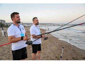 Mersin’de 8. Altın Kanca Surfcasting Turnuvası tamamlandı