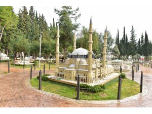 Türkiye’nin 81 ilindeki mimari eserler minyatürleriyle sergileniyor