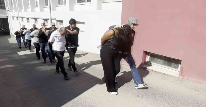 Adana’da torbacılara operasyon: 1’i kadın 6 kişi tutuklandı