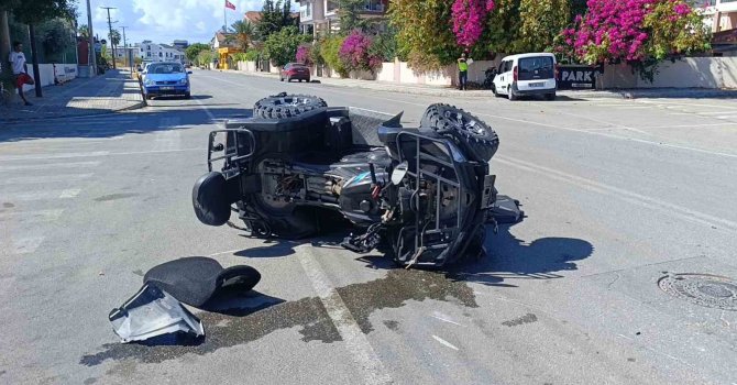Manavgat’ta ATV ile hafif ticari araç çarpıştı: 1 yaralı