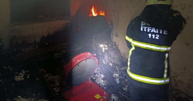 Evde çıkan yangında 1 kişi dumandan etkilendi