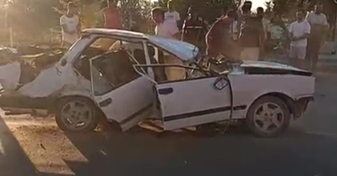 Tofaş hurdaya döndü: 2 yaralı