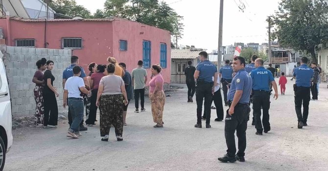 Akrabalar arasında tehlikeli araç kullanma tartışması silahlı kavgaya döndü: 2 yaralı