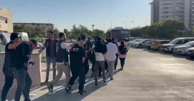 Sosyal medya üzerinden dolandırıcılığa Antalya merkezli 15 ilde operasyon: 40 gözaltı