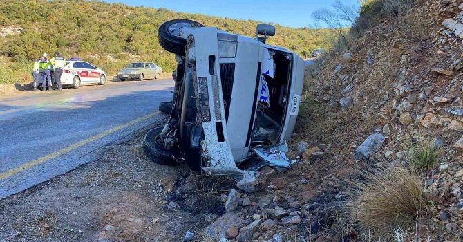 Mersin’de yine minibüs kazası: 1’i ağır 6 yaralı