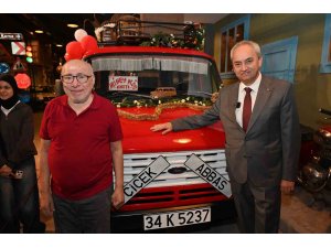 Çiçek Abbas, yıllar sonra minibüsüyle buluştu