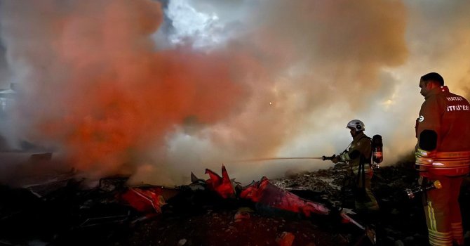 Antakya’da hurdalık yangını
