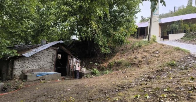 Tarihi değirmendeki yangını imam söndürdü