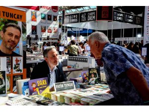 Antalya Kitap Fuarı ziyaretçi akınına uğradı