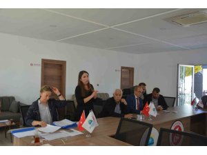 Korkuteli’nde şap hastalığına karşı hayvan giriş-çıkışı durduruldu