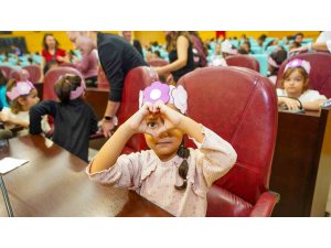 Tarsus’ta meclis koltukları bu kez kız çocuklarının oldu