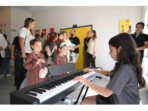 Mersin’de ’Dünya Kız Çocukları Günü’ renkli etkinliklerle kutlandı