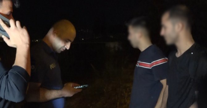 Balık tutmak için indiler, falezlerde mahsur kaldılar