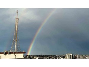 Adana’da yağmur sonrası gökkuşağı oluştu