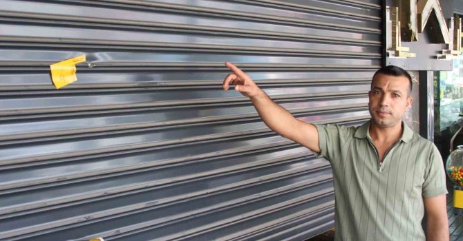 Adana’da iş yeri iki defa kurşunlandı: "El bombası attıracağım" diyerek haraç istemeye başladılar