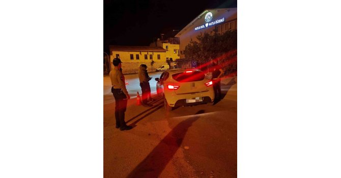 Kozan’da modifiye araçlara ceza yağdı: 16 araç ve 11 motosiklet trafikten men edildi