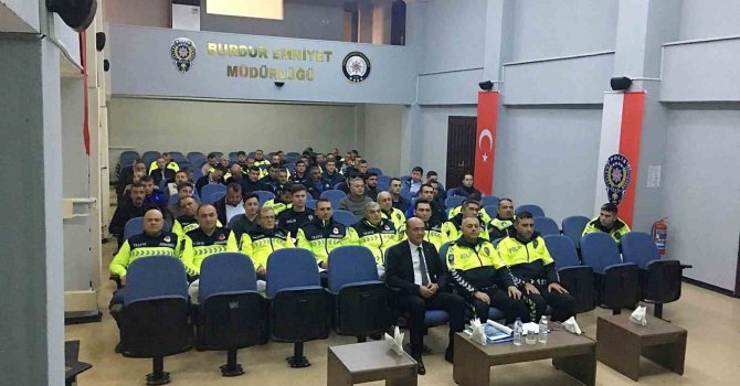 Trafik levhaları sadeleştirilecek