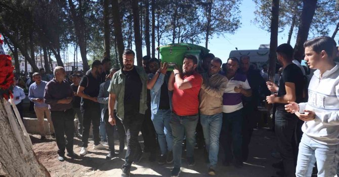 Ailesinin ve arkadaşlarının doğum gününü kutlamak için beklediği genç, trafik kazasında can verdi