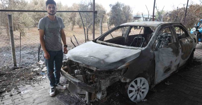 Otluk alanda çıkıp samanlığa sıçrayan yangında, tarım aletleri ve otomobilleri yanan depremzede ailenin emekleri kül oldu